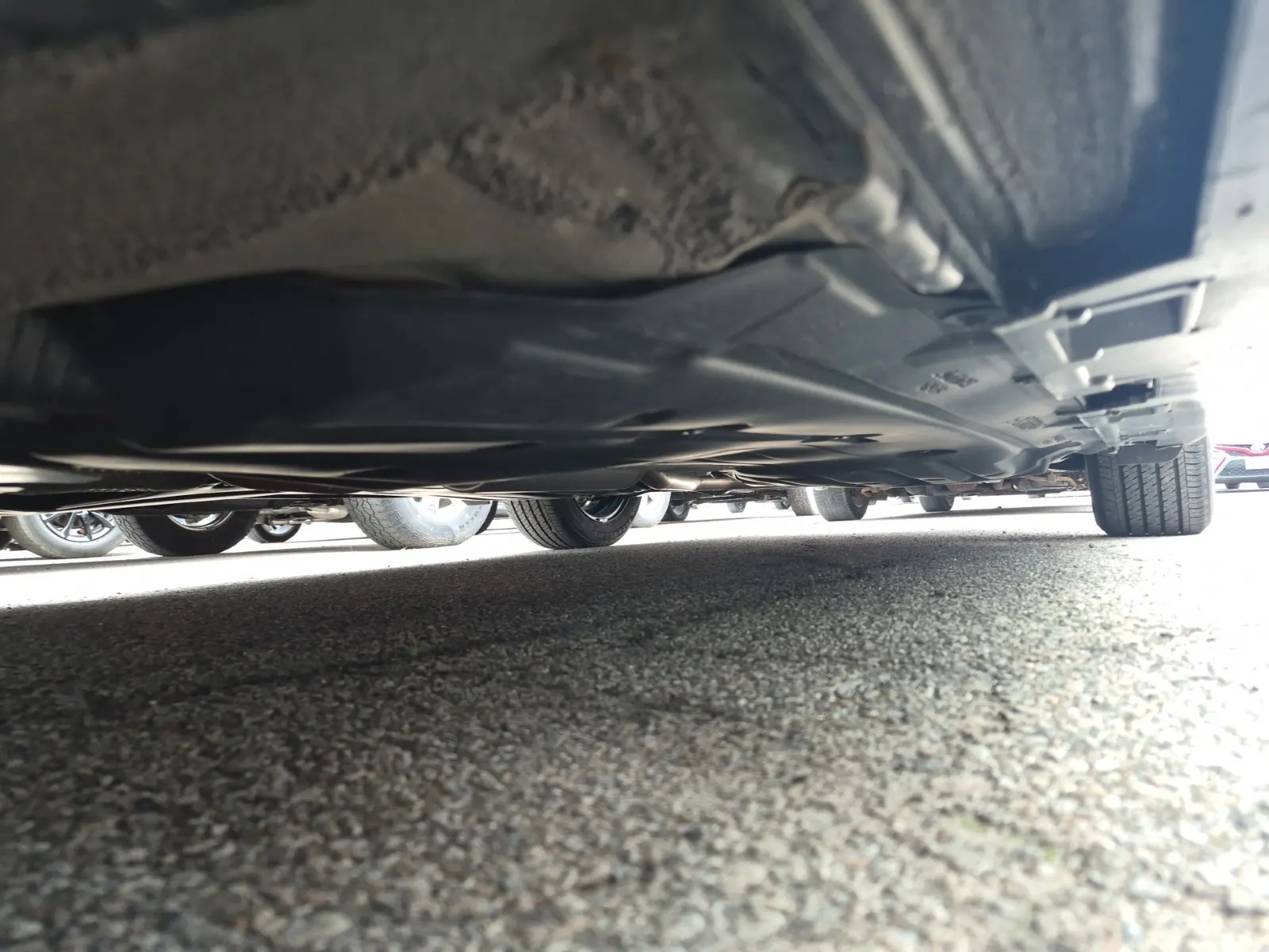 Undercarriage - Driver Photo