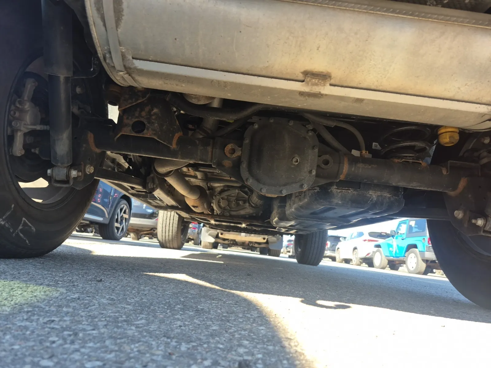 Undercarriage - Rear Photo