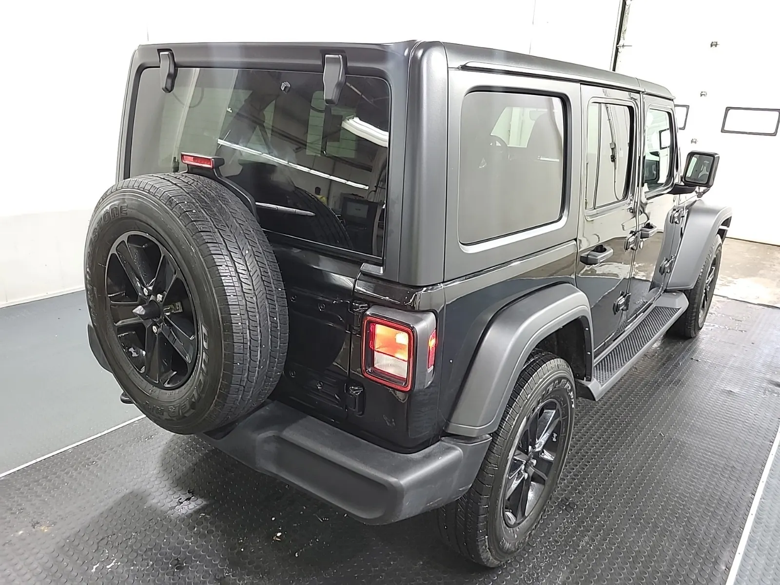Passenger Rear 3/4 Photo