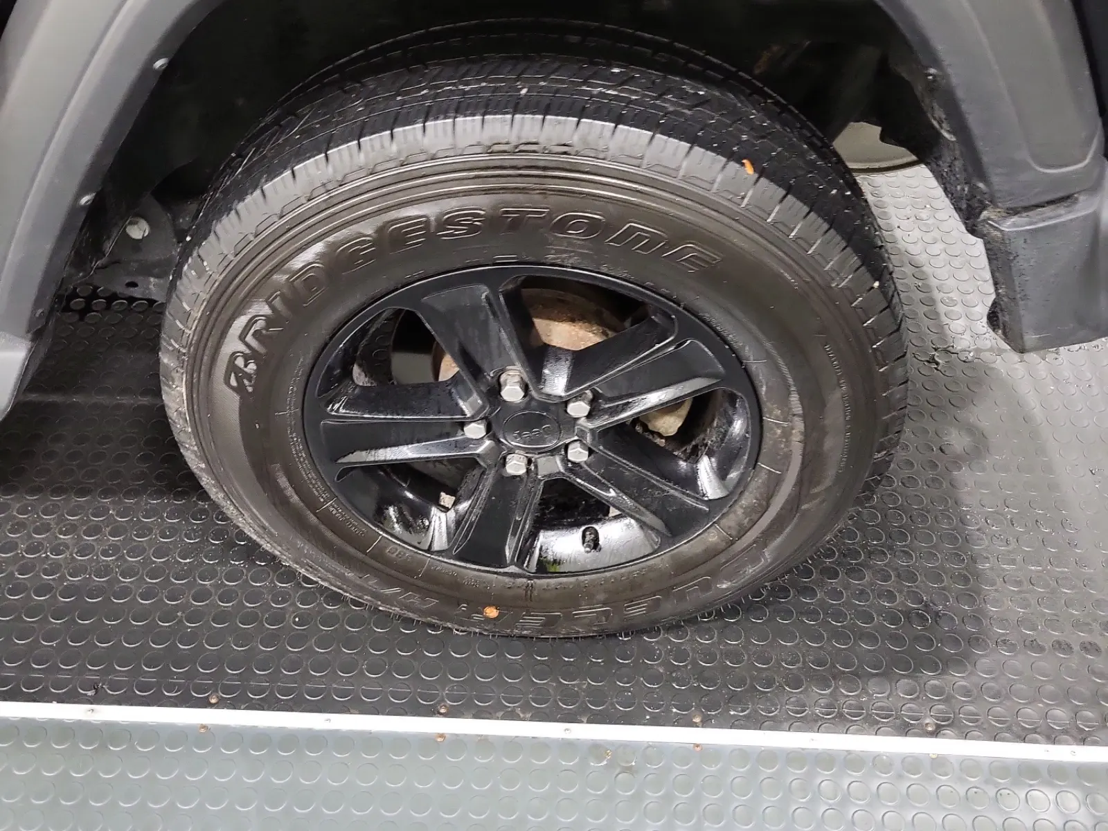Left Rear Wheel/Tire Photo