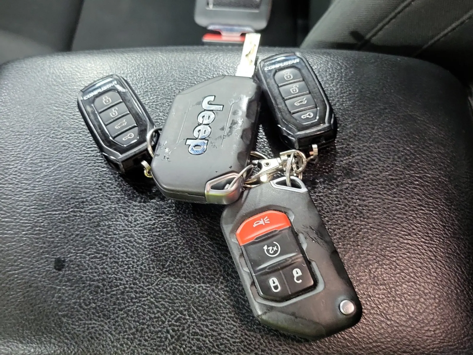 Keys/Fobs/Manual Photo