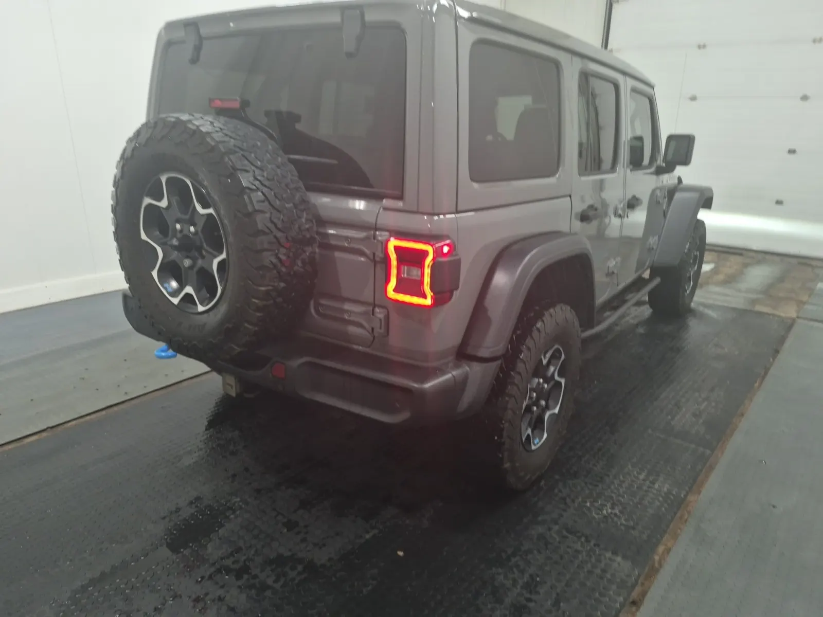 Passenger Rear 3/4 Photo
