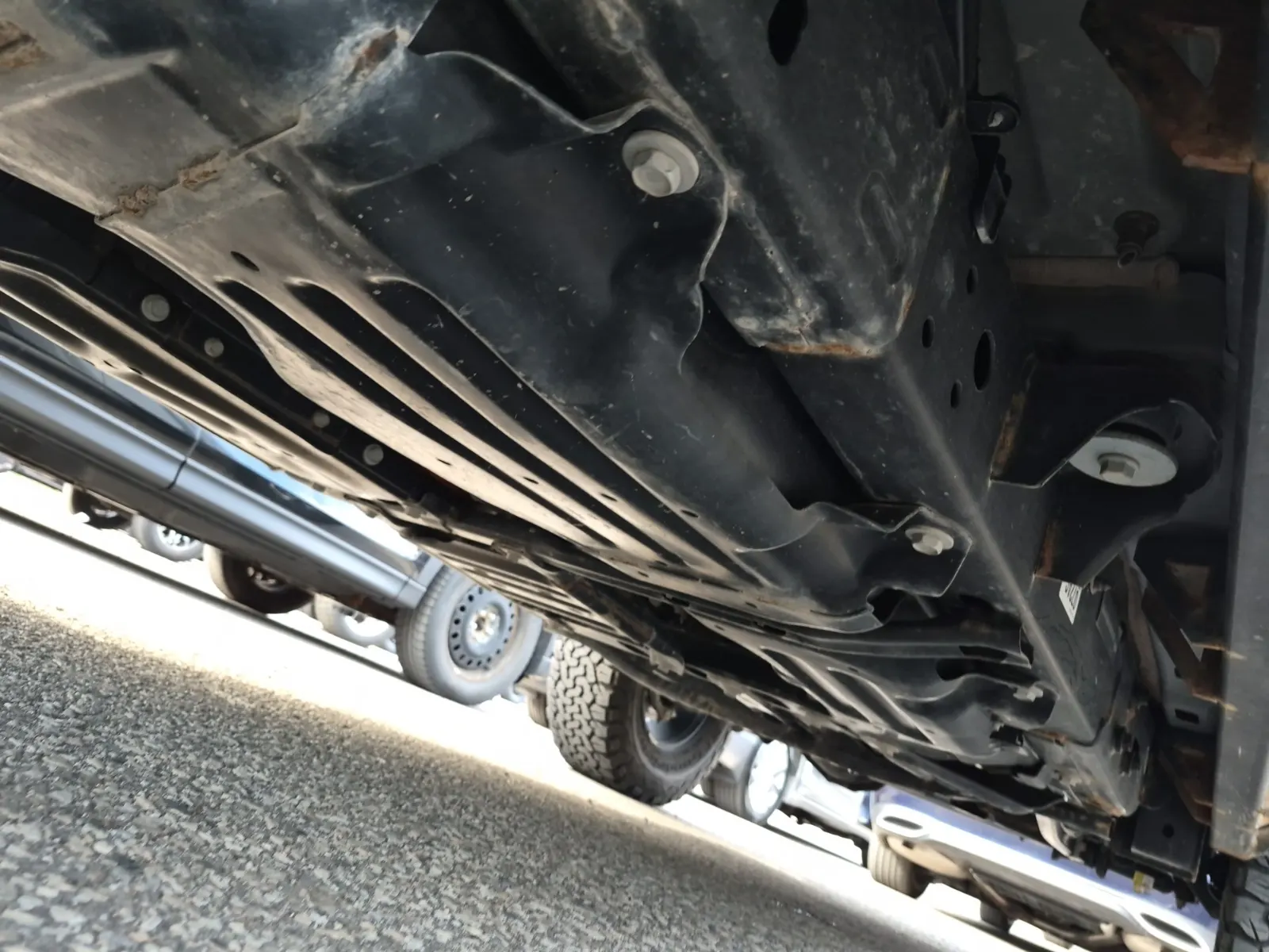 Undercarriage - Passenger Photo