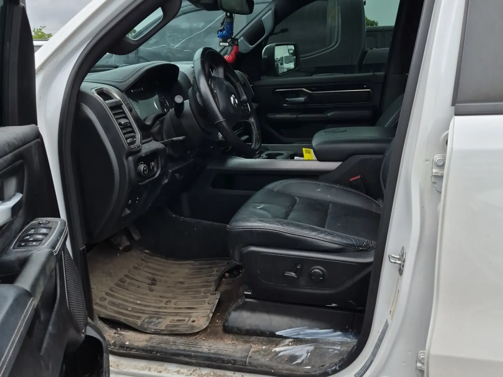 Front Interior Photo