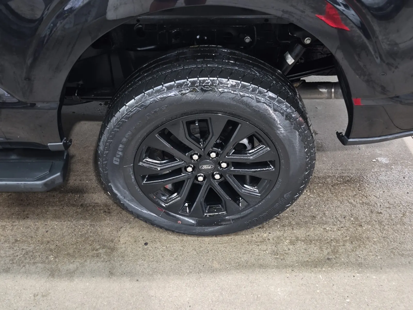 Left Rear Wheel/Tire Photo