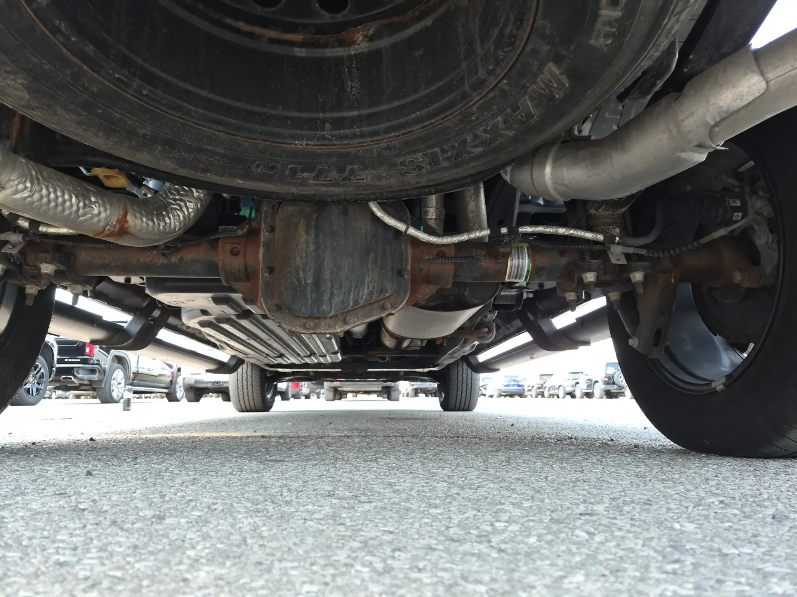 Undercarriage - Rear Photo