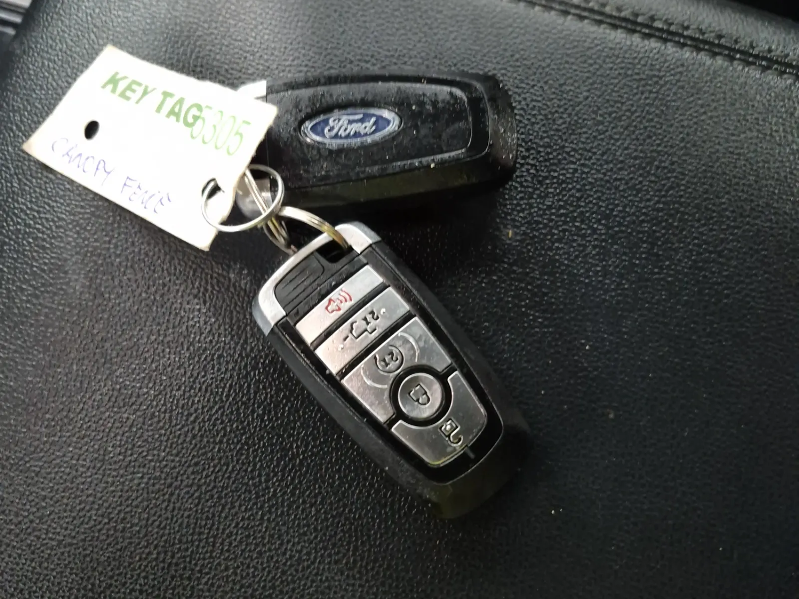 Keys/Fobs/Manual Photo