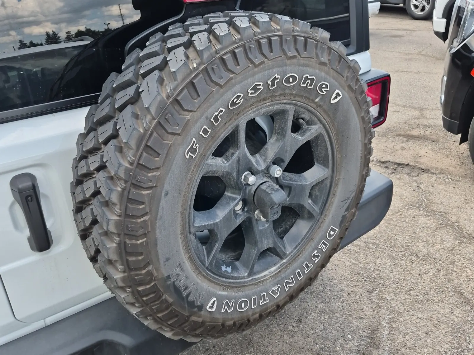 Spare Tire & Wheel Photo