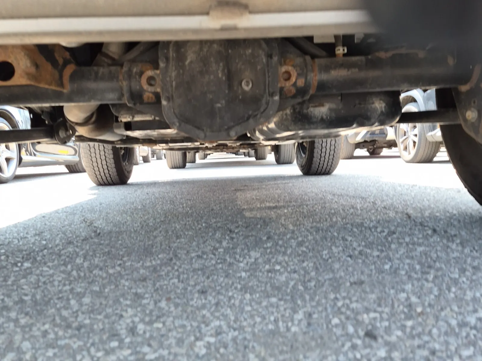 Undercarriage - Rear Photo