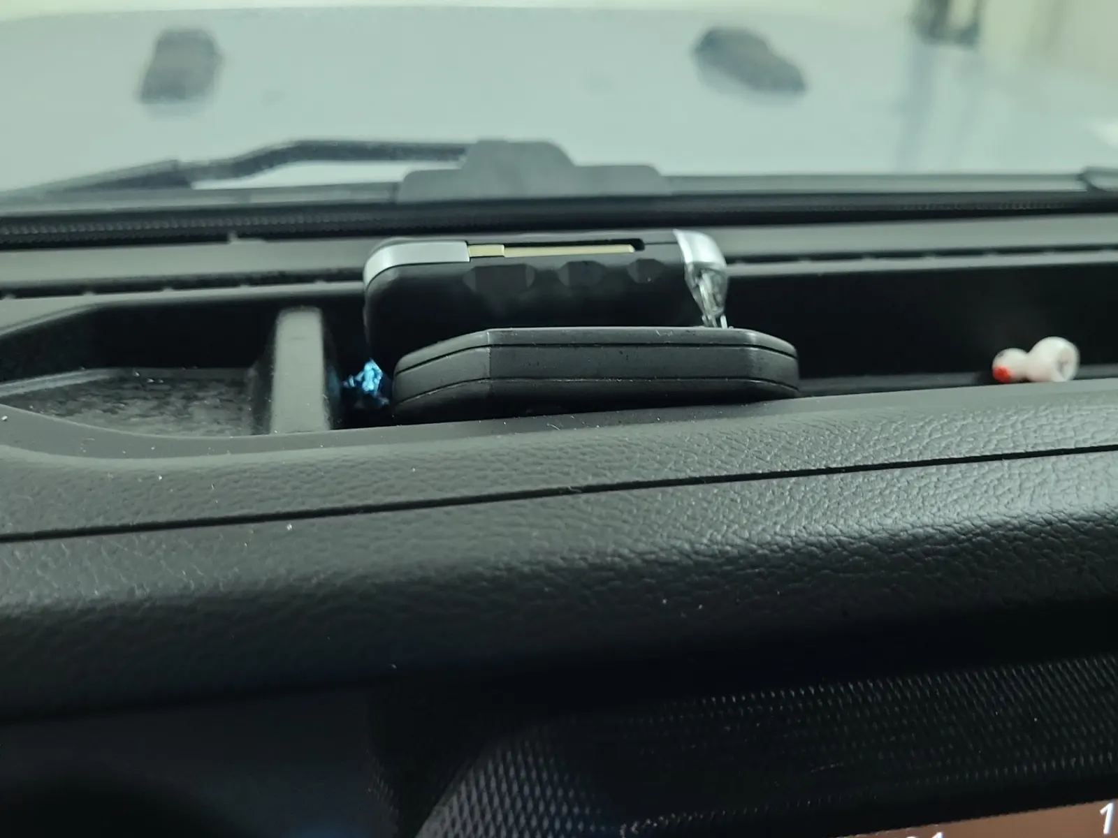 Keys/Fobs/Manual Photo