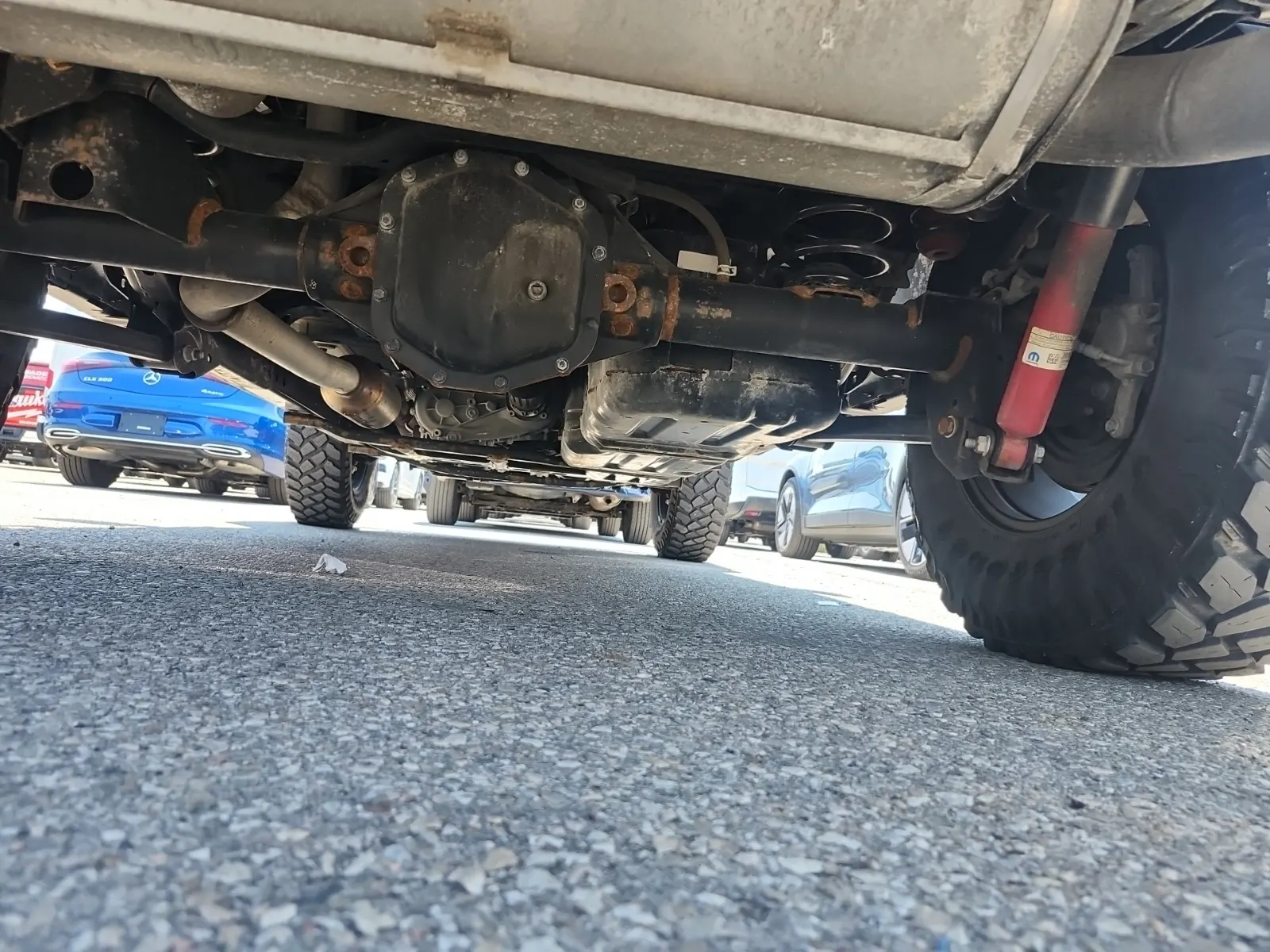 Undercarriage - Rear Photo
