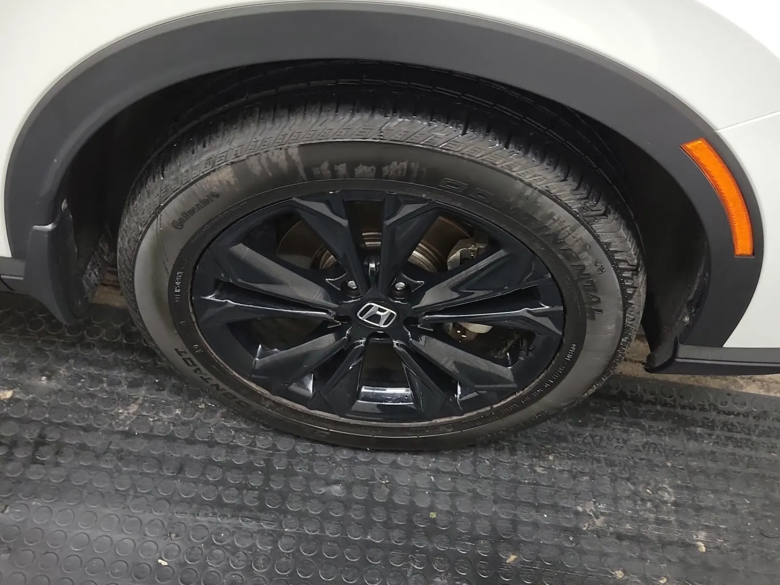 Right Front Wheel/Tire Photo