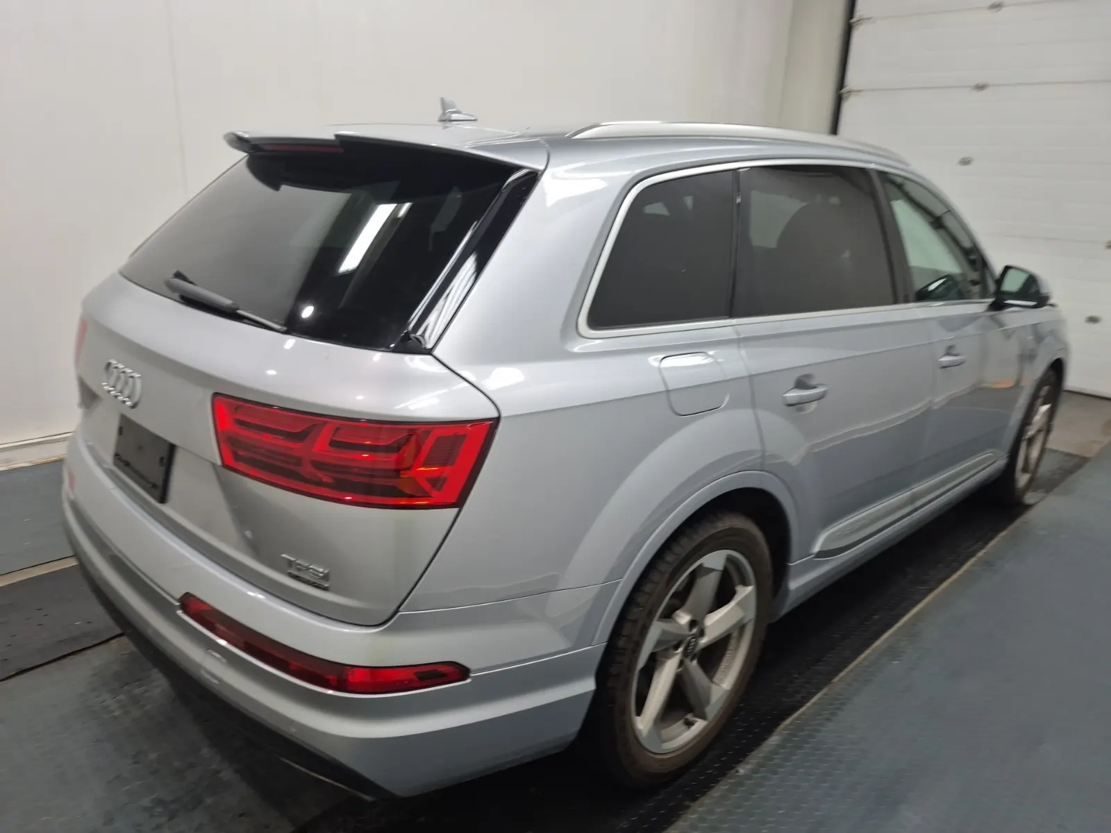 Passenger Rear 3/4 Photo