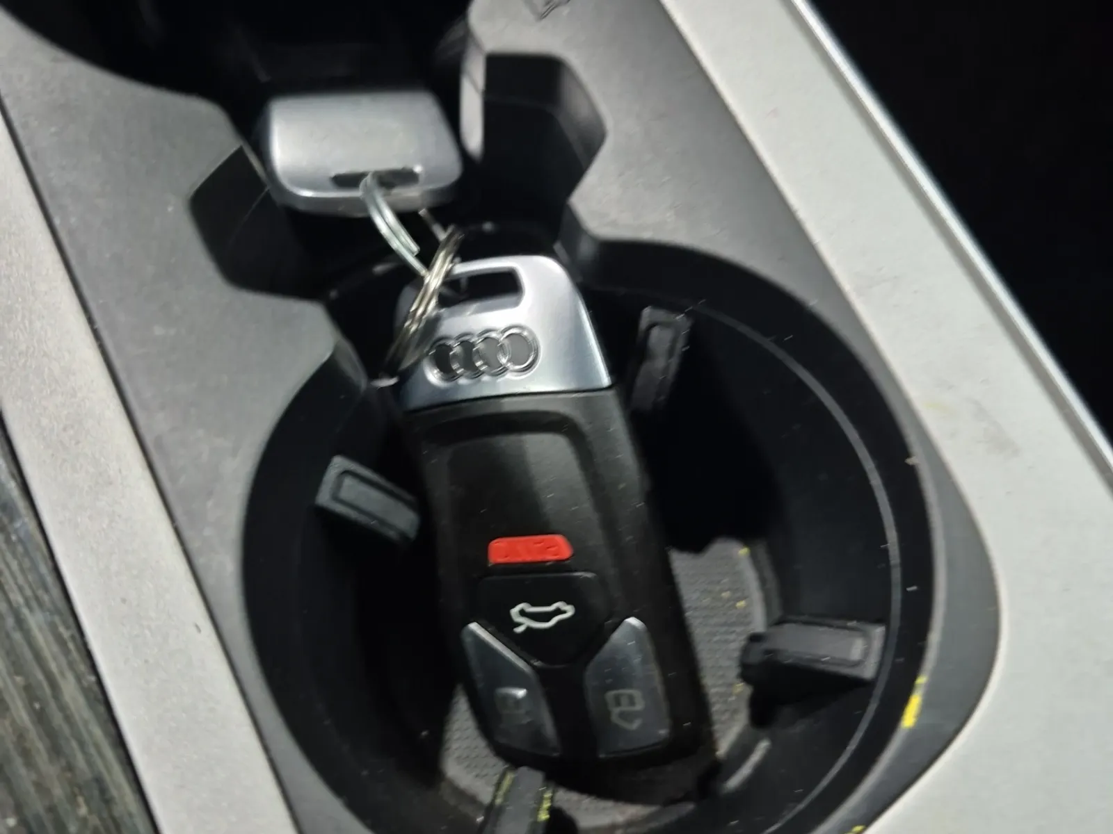 Keys/Fobs/Manual Photo