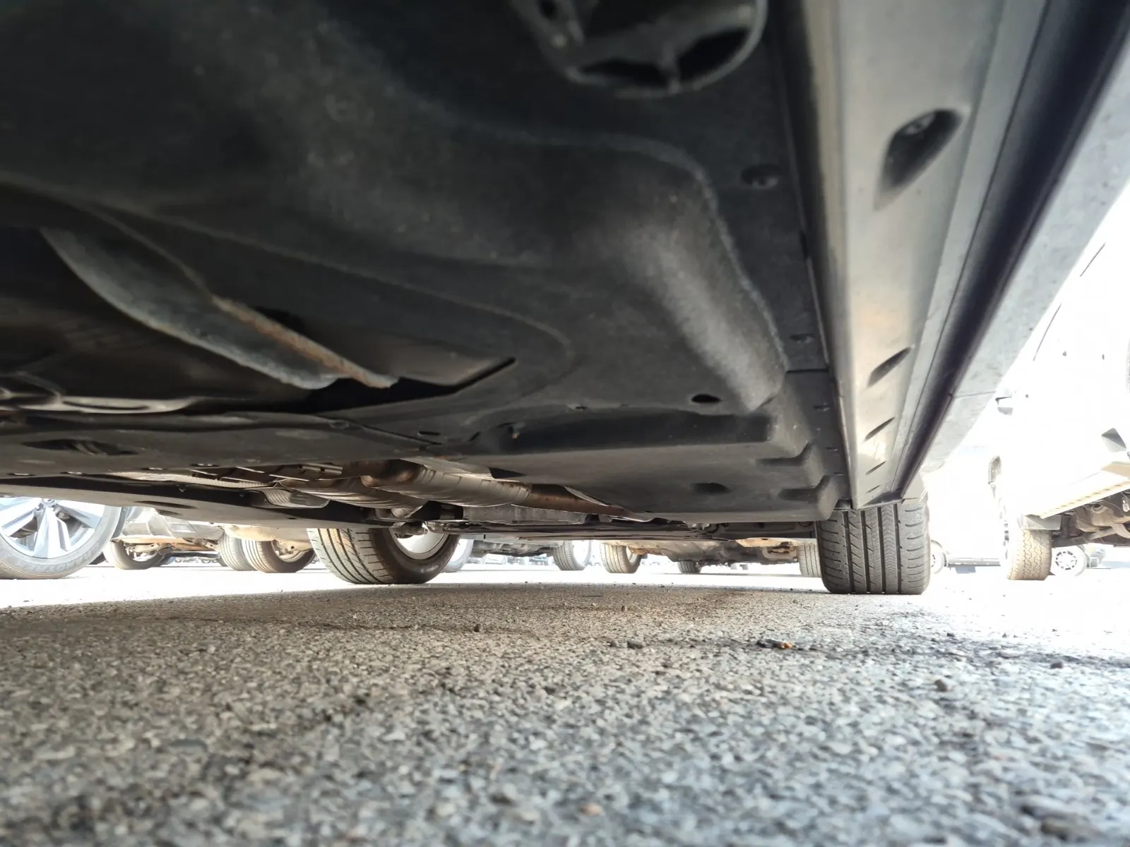 Undercarriage - Passenger Photo