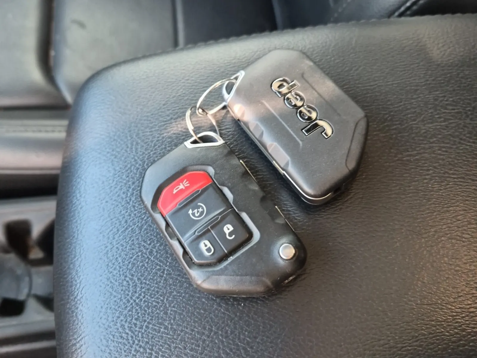 Keys/Fobs/Manual Photo