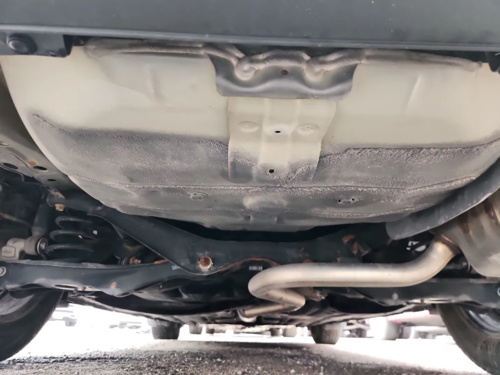 Undercarriage - Rear Photo