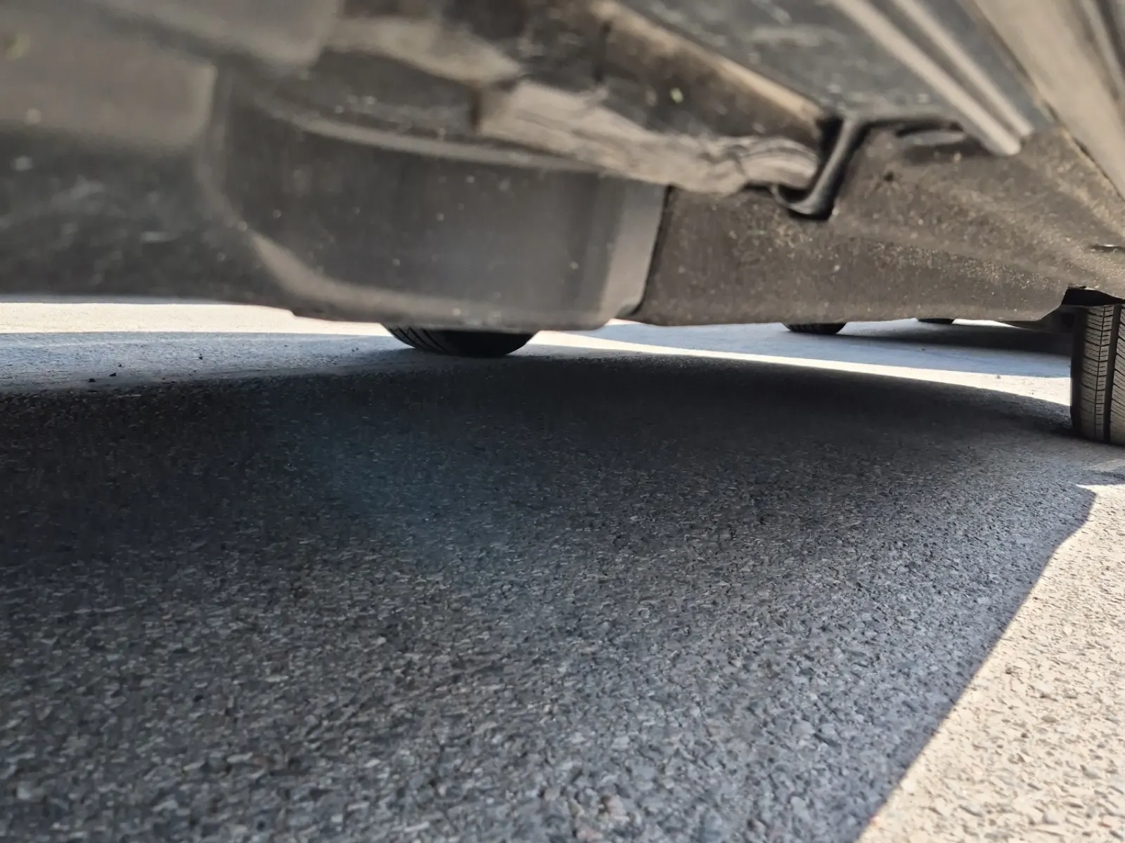 Undercarriage - Passenger Photo