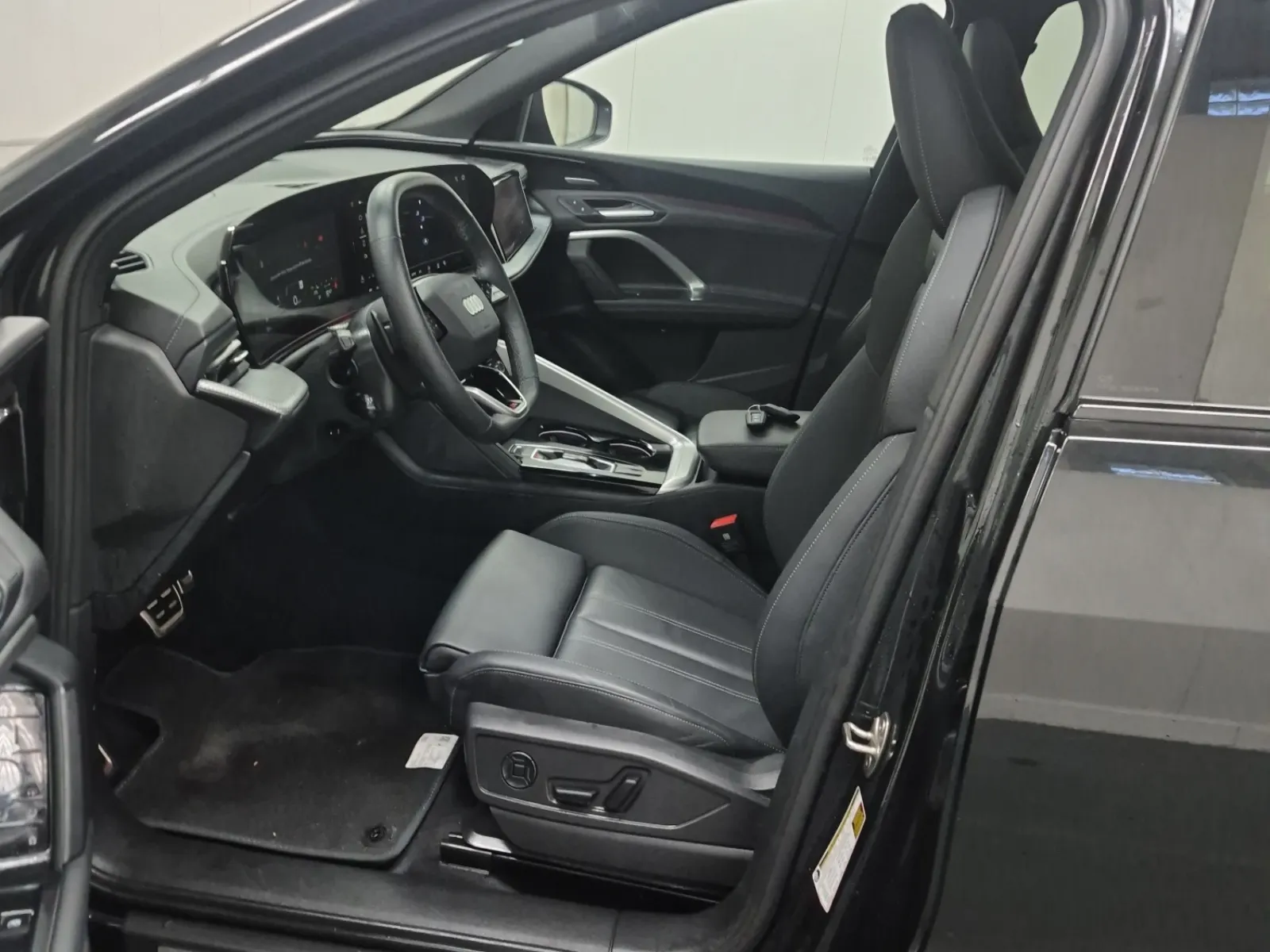 Front Interior Photo