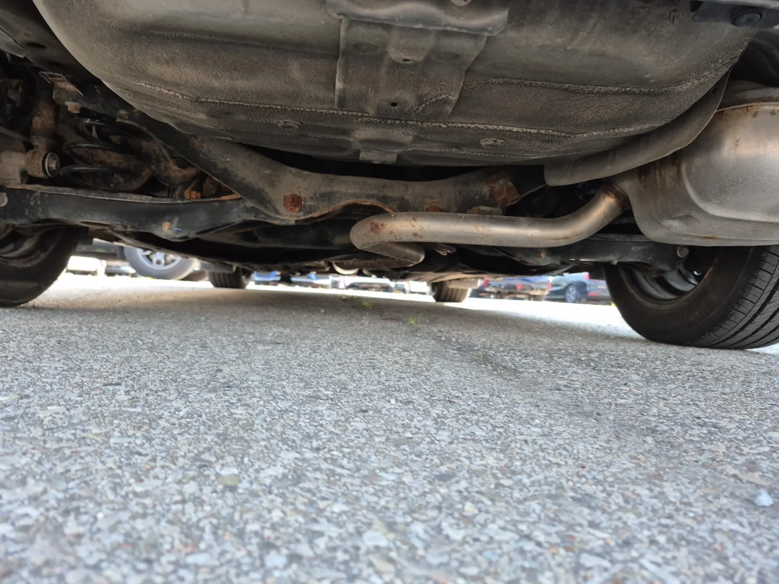 Undercarriage - Rear Photo