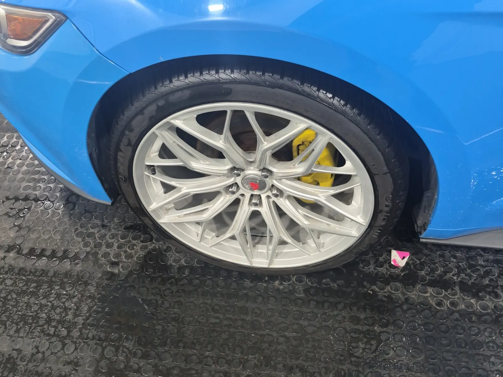 Front driver wheel/tire photo