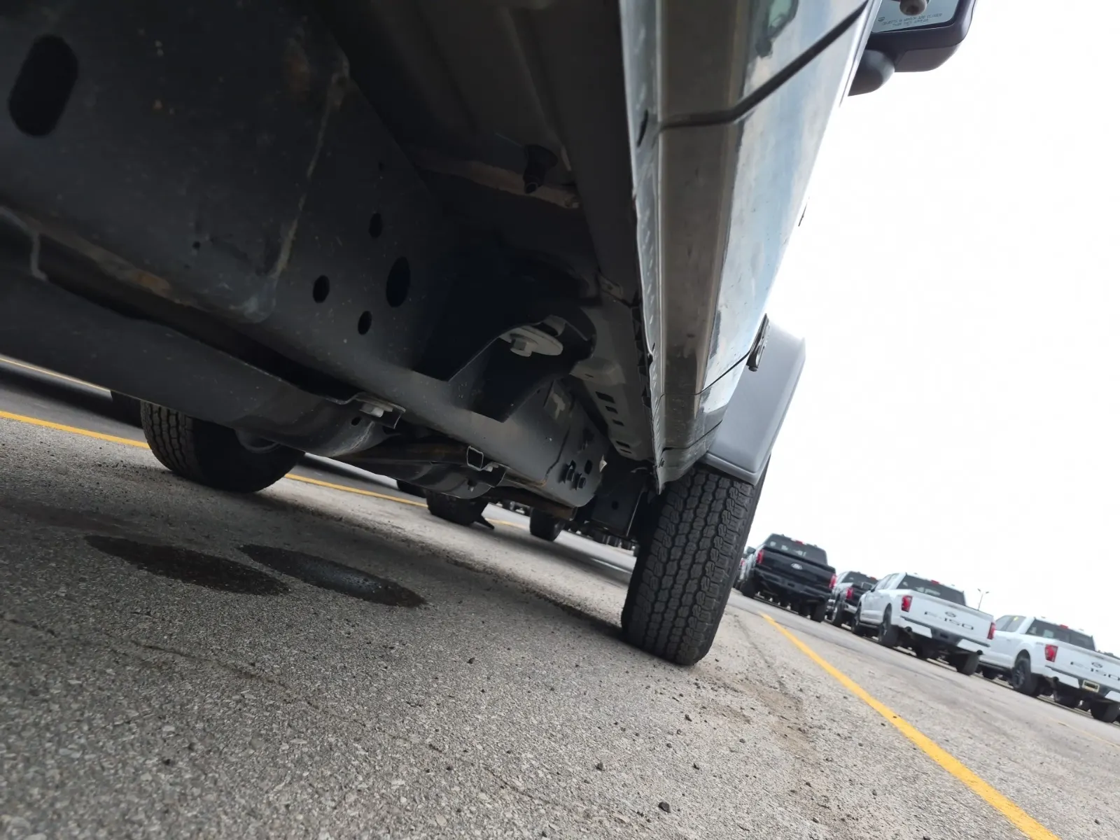 Undercarriage - Passenger Photo
