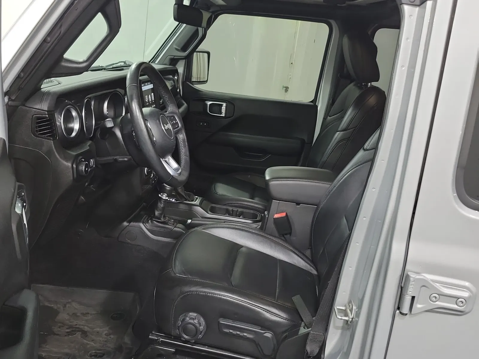 Front Interior Photo