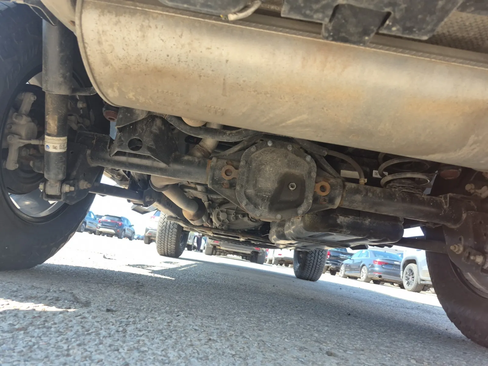 Undercarriage - Rear Photo
