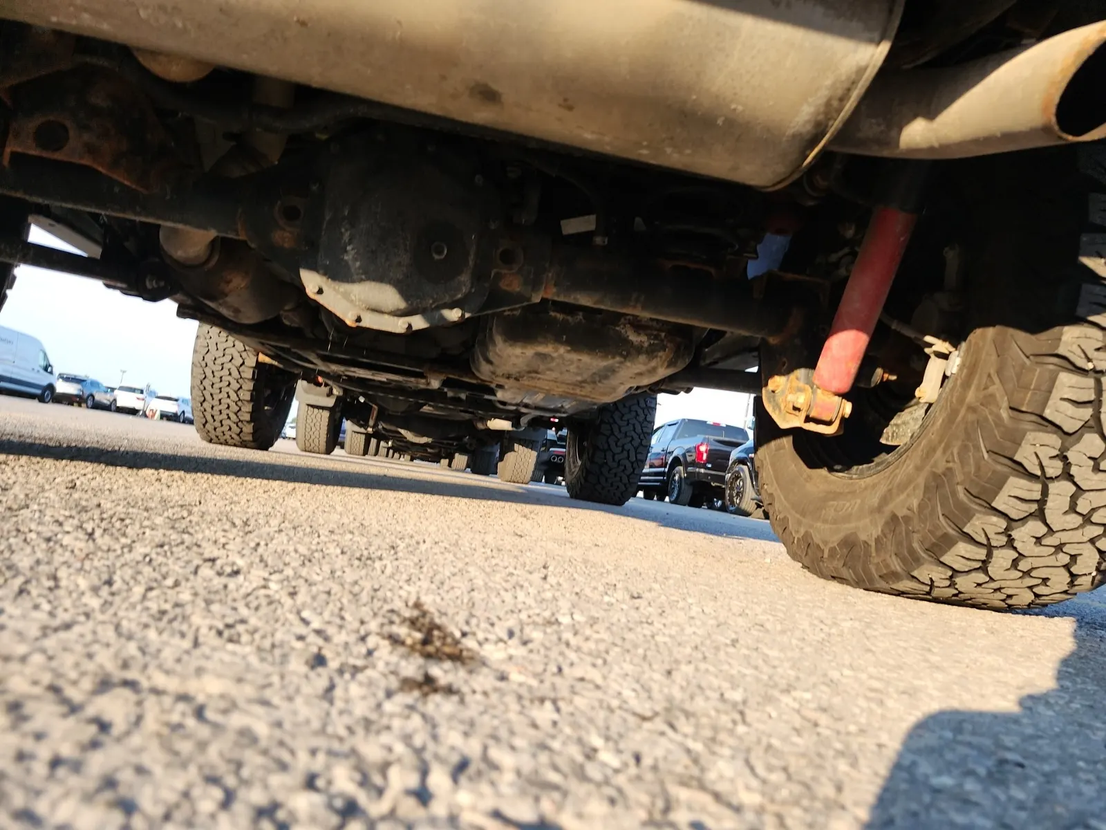 Undercarriage - Rear Photo