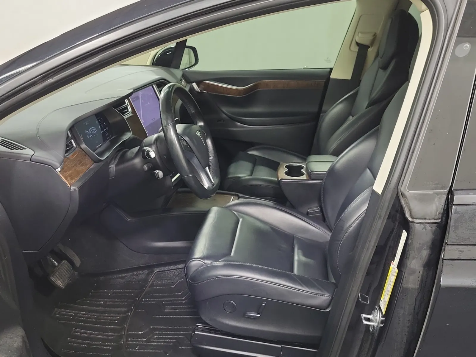Front Interior Photo