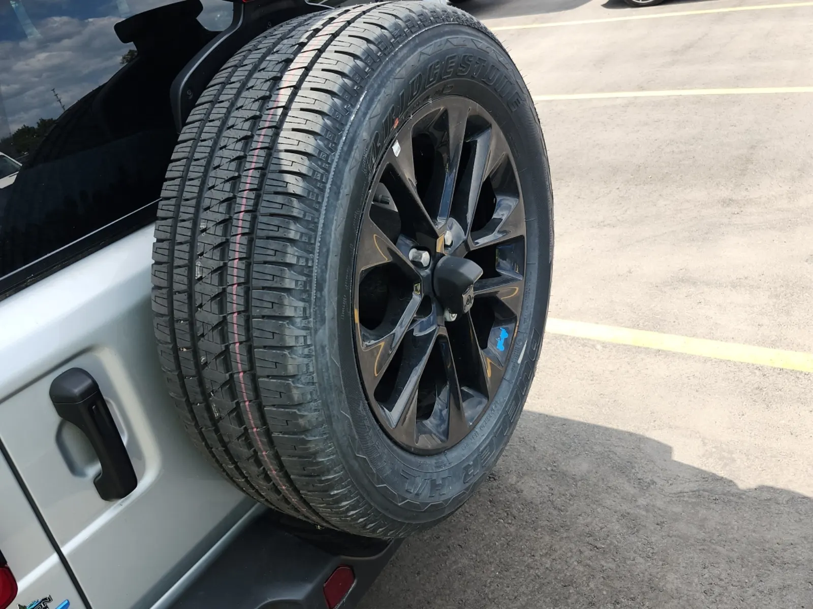 Spare Tire & Wheel Photo