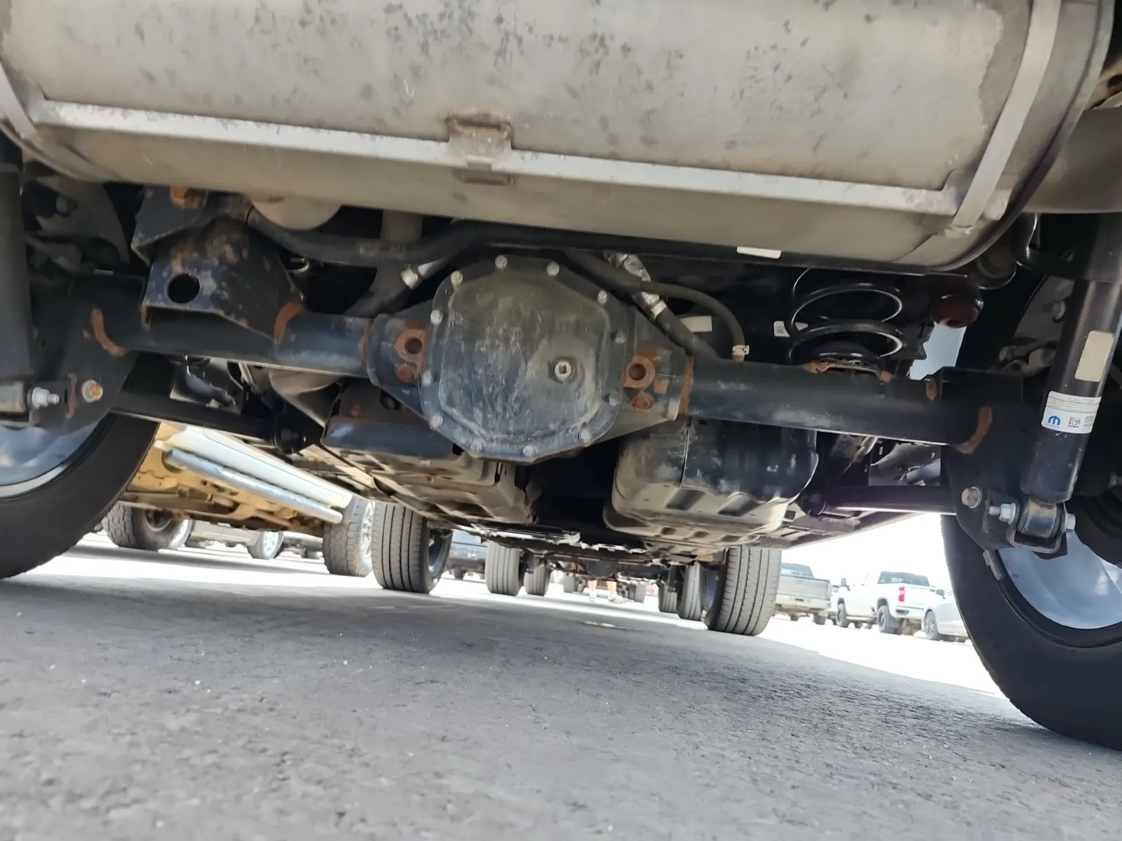 Undercarriage - Rear Photo