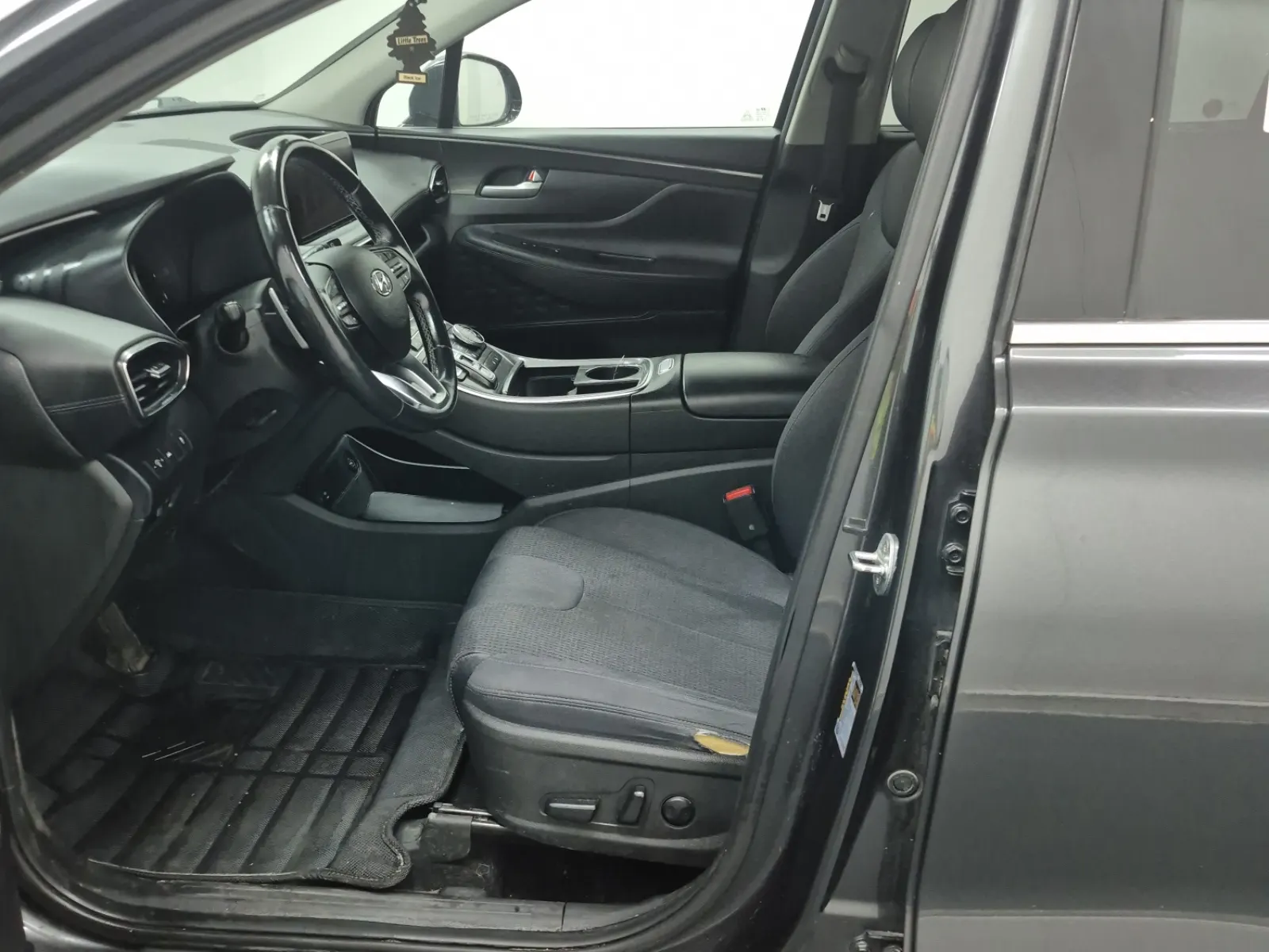 Front Interior Photo