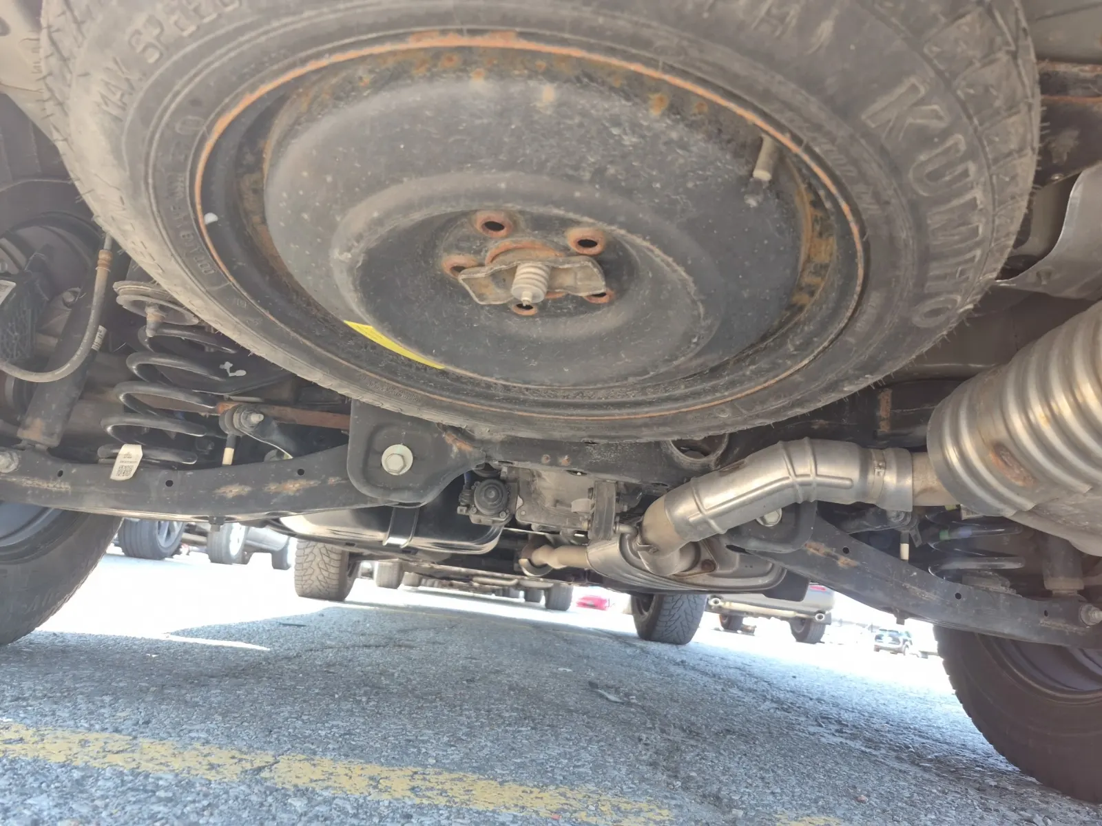 Undercarriage - Rear Photo