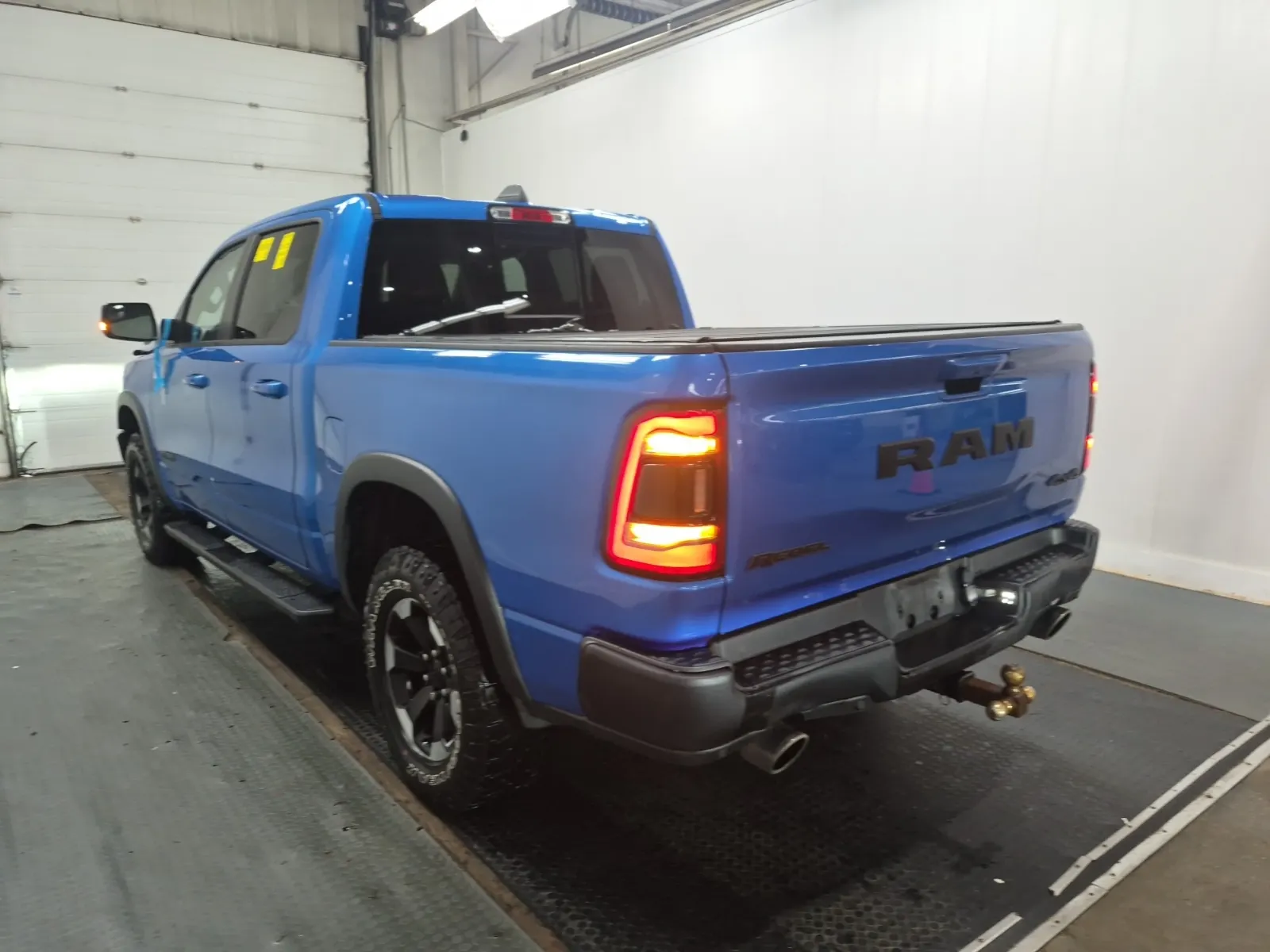 Driver Rear 3/4 Photo