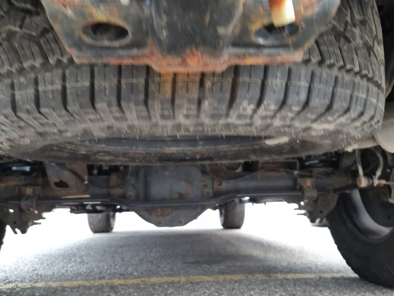 Undercarriage - Rear Photo