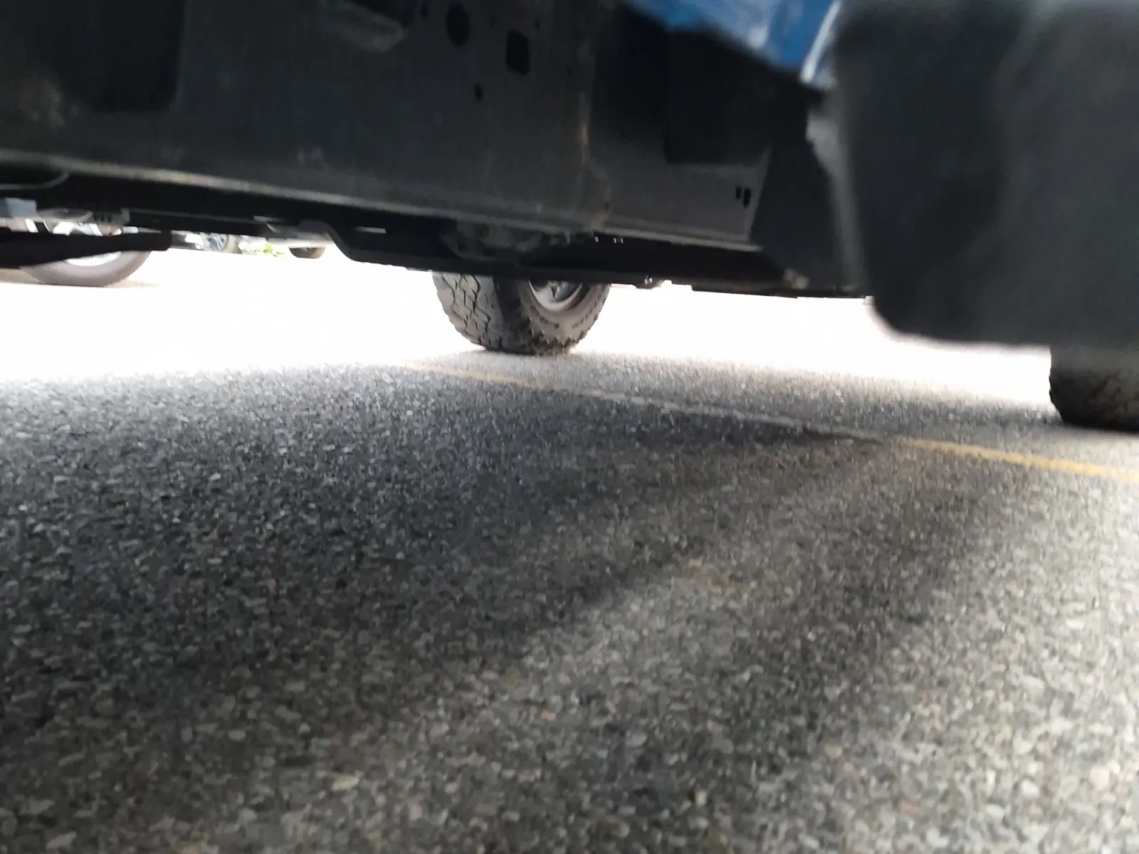 Undercarriage - Passenger Photo