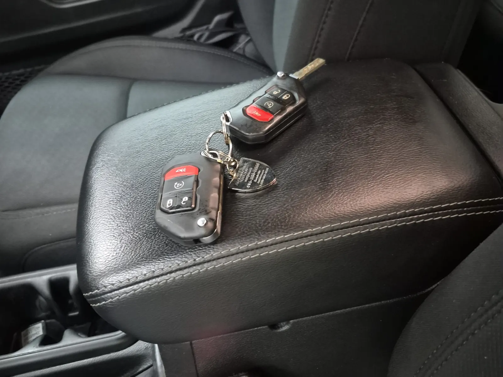 Keys/Fobs/Manual Photo