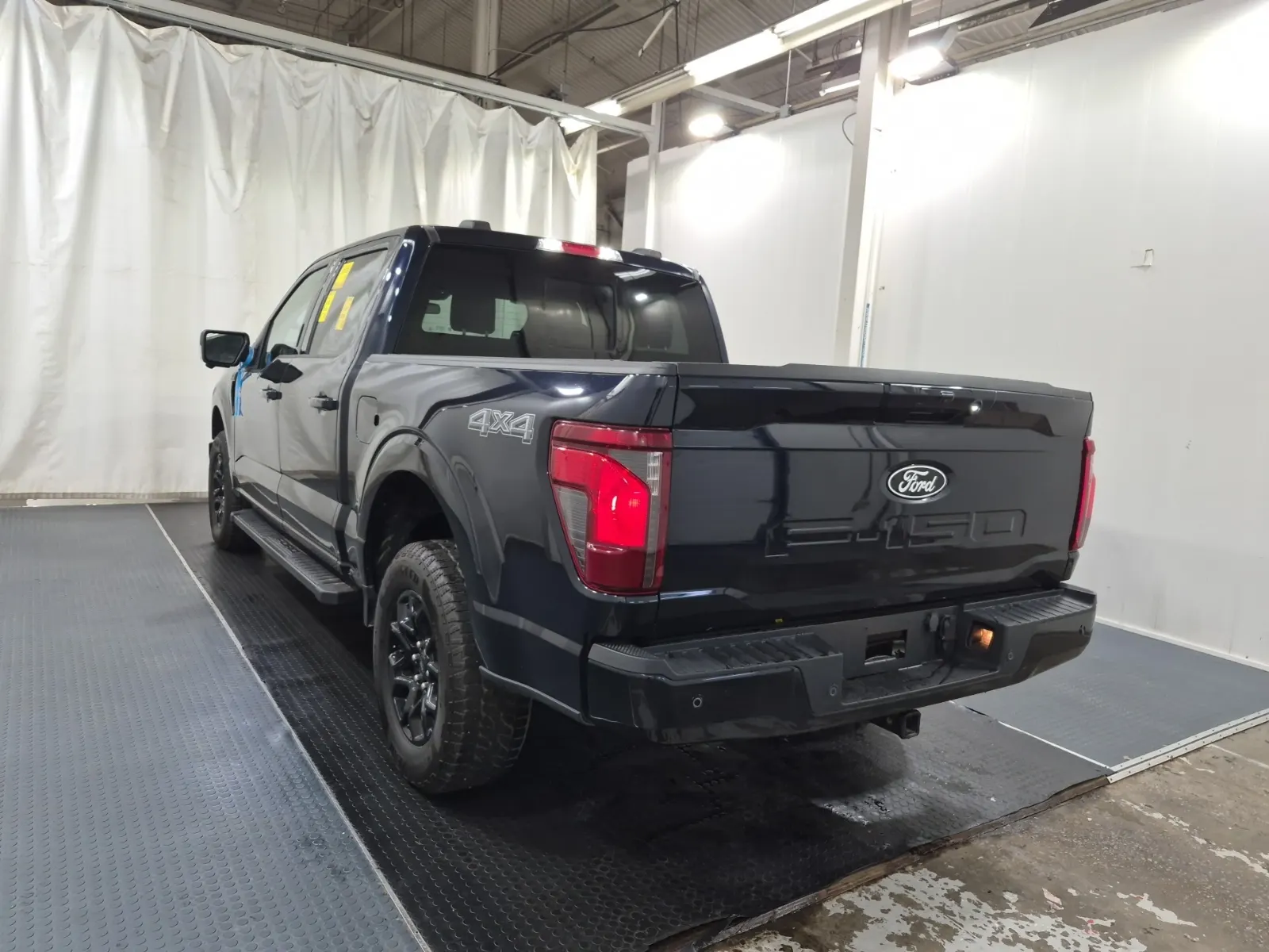 Driver Rear 3/4 Photo