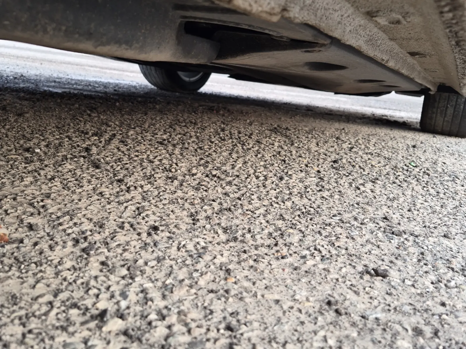 Undercarriage - Passenger Photo