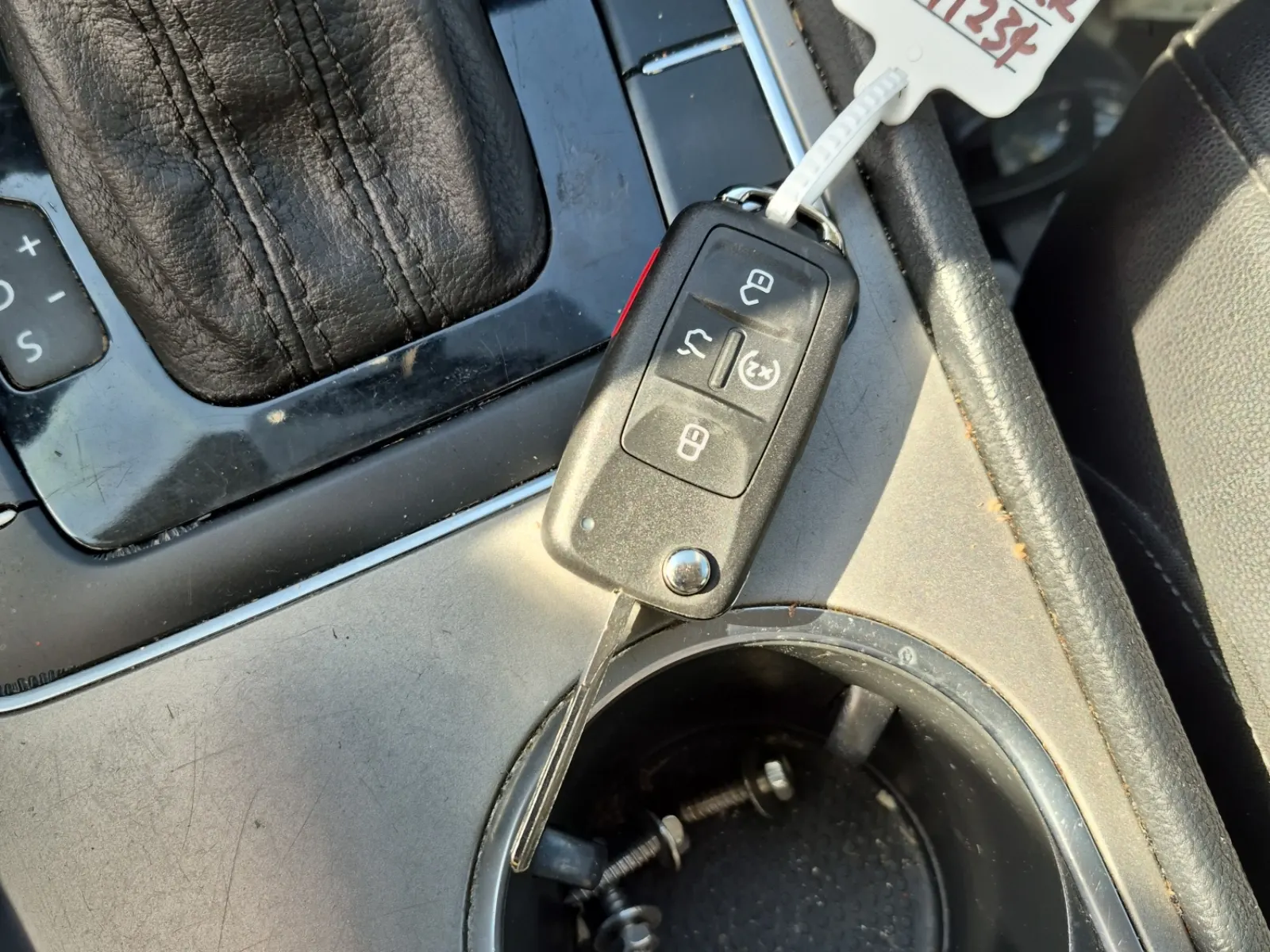 Keys/Fobs/Manual Photo