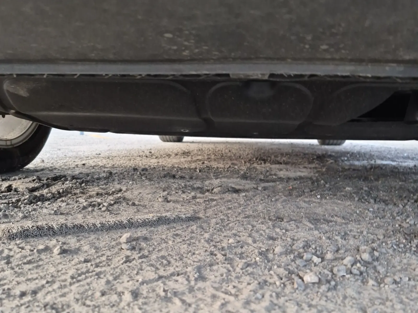 Undercarriage - Front Photo