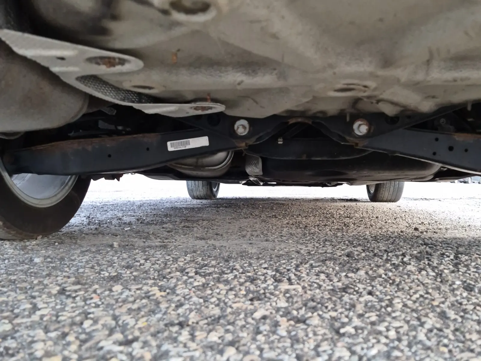 Undercarriage - Rear Photo