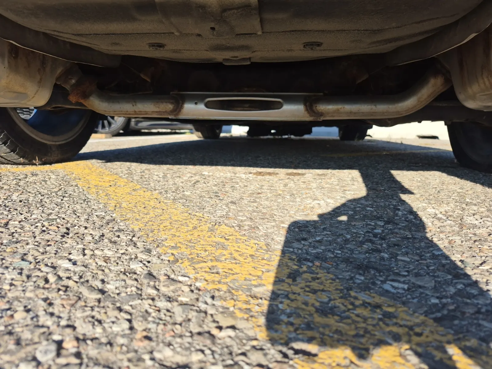 Undercarriage - Rear Photo