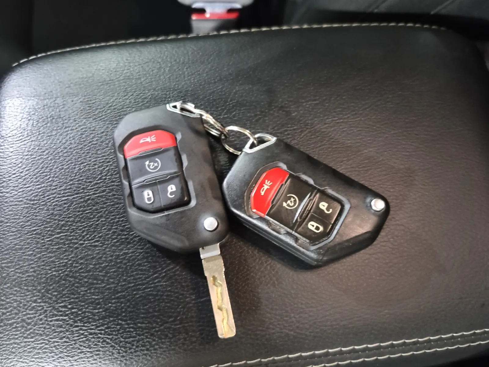 Keys/Fobs/Manual Photo