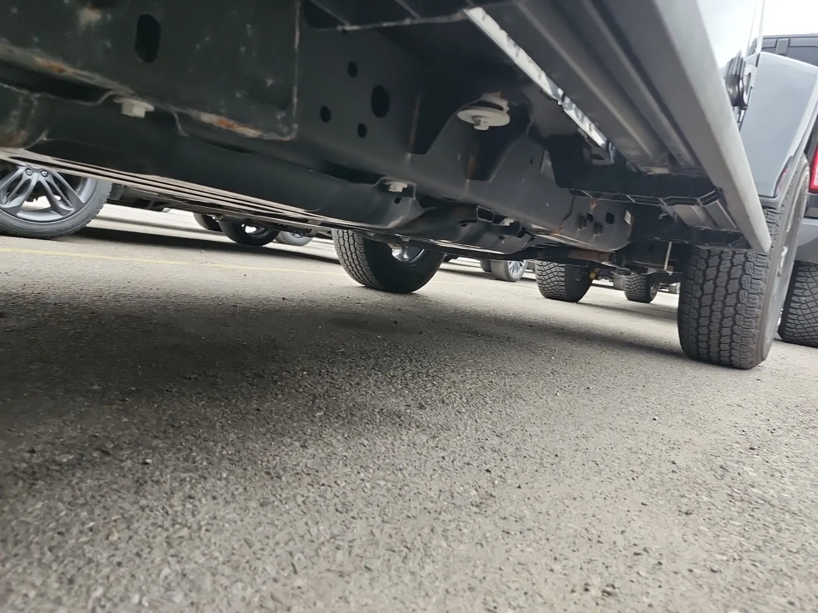 Undercarriage - Passenger Photo