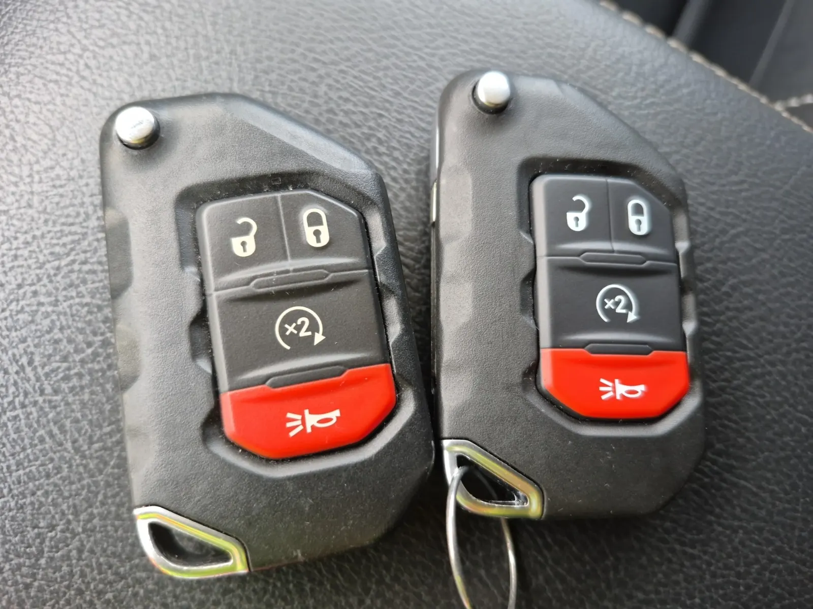 Keys/Fobs/Manual Photo