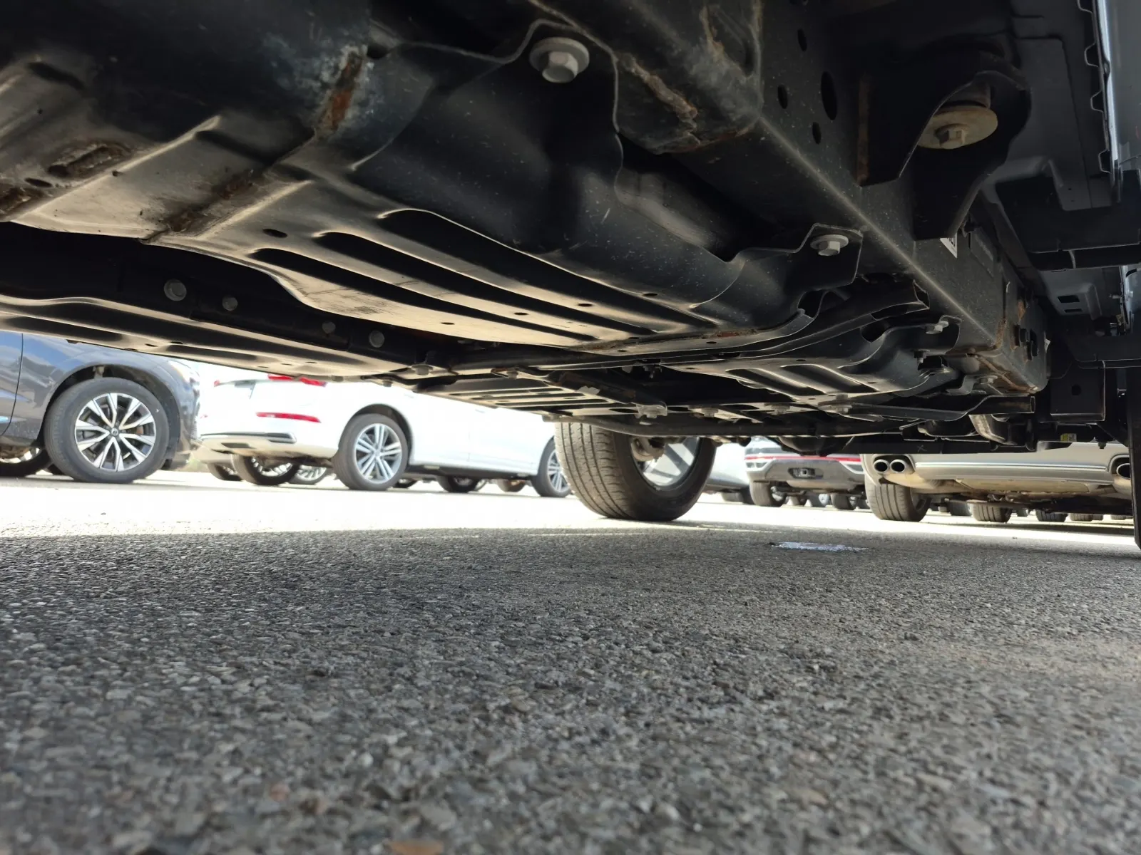 Undercarriage - Passenger Photo
