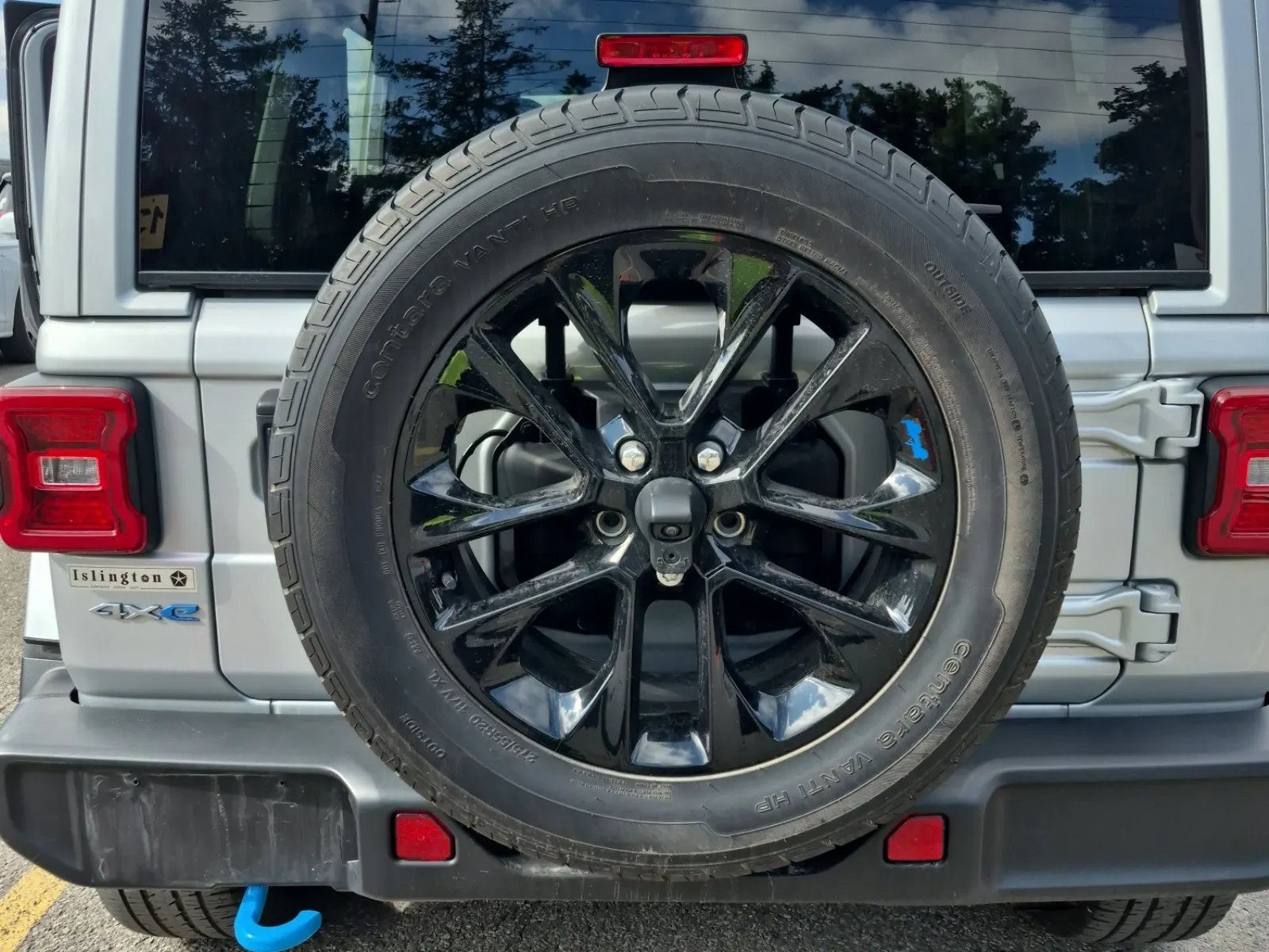 Spare Tire & Wheel Photo