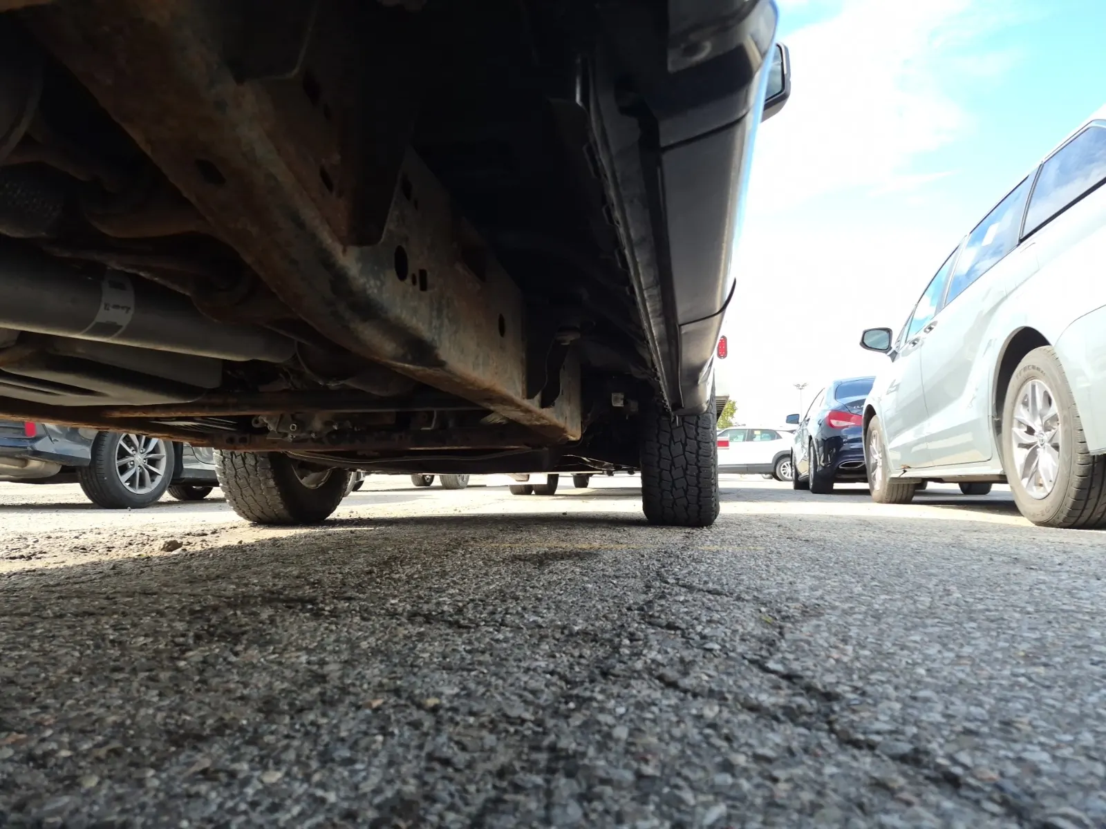 Undercarriage - Passenger Photo